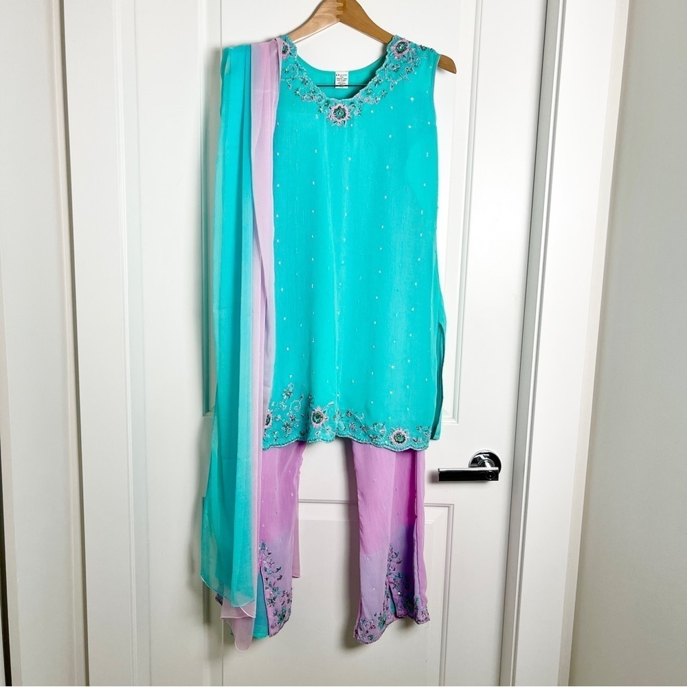 3-Piece Sari Set – Embroidered Boho Turquoise & Lavender, XS Blouse M/L Pants
